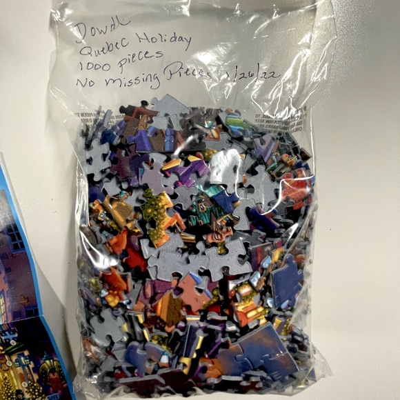 Dowdle Puzzle, “Quebec Holiday”  1,000 Pieces - Picture 8 of 15